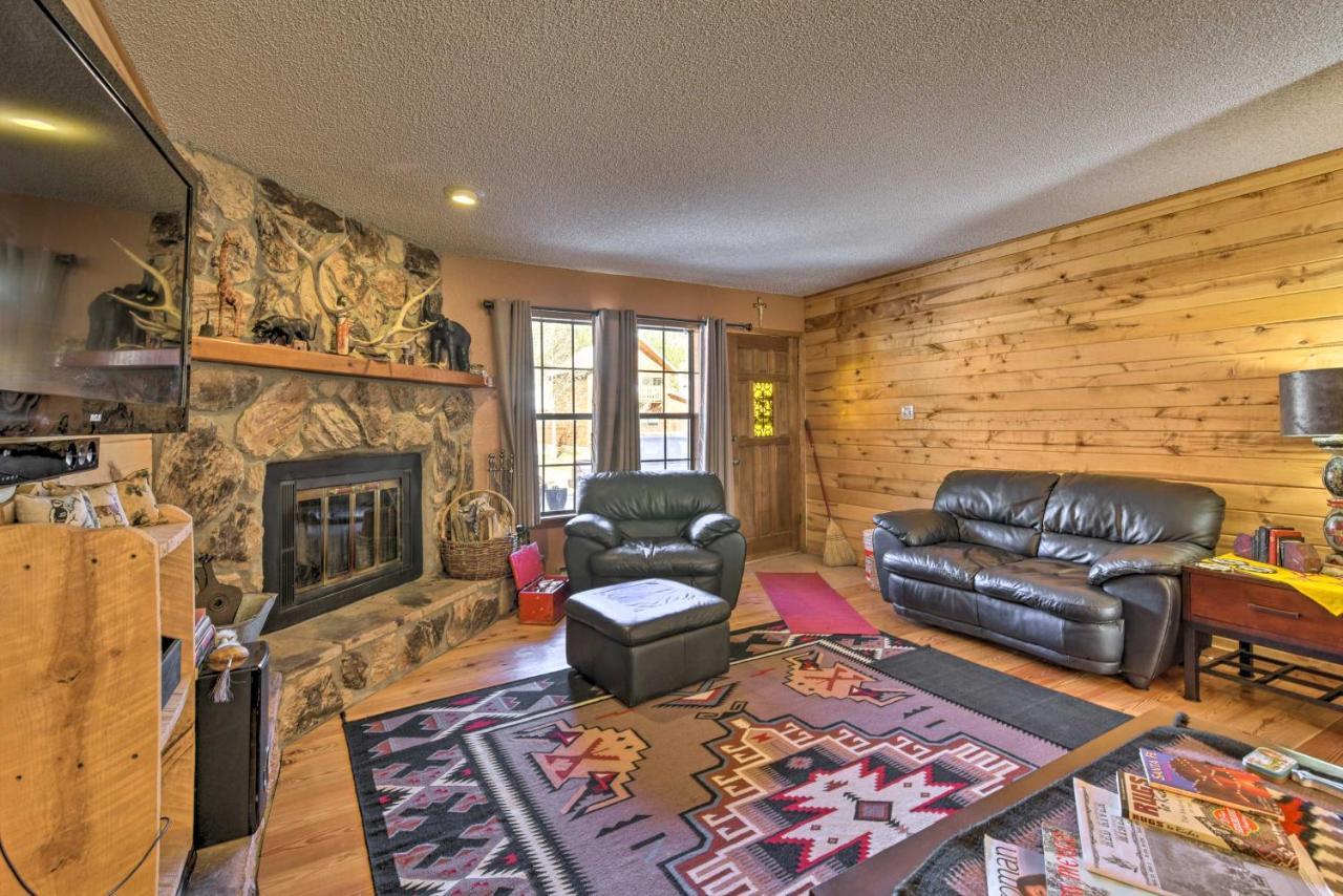 Downtown Red River Retreat With Mtn Views And Yard المظهر الخارجي الصورة