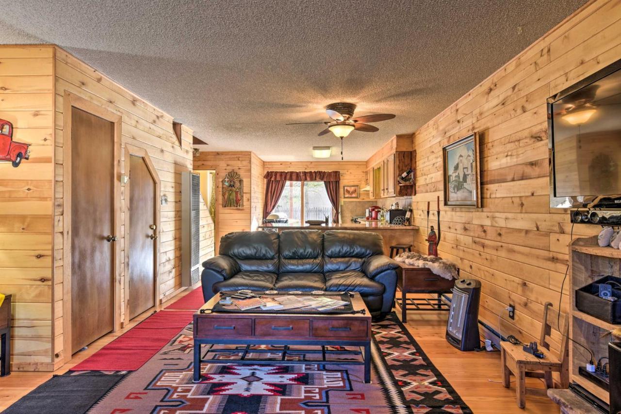 Downtown Red River Retreat With Mtn Views And Yard المظهر الخارجي الصورة