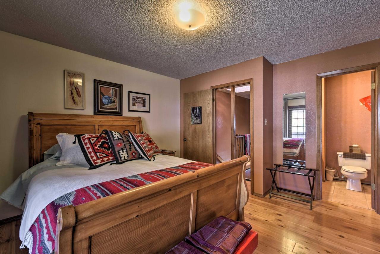Downtown Red River Retreat With Mtn Views And Yard المظهر الخارجي الصورة