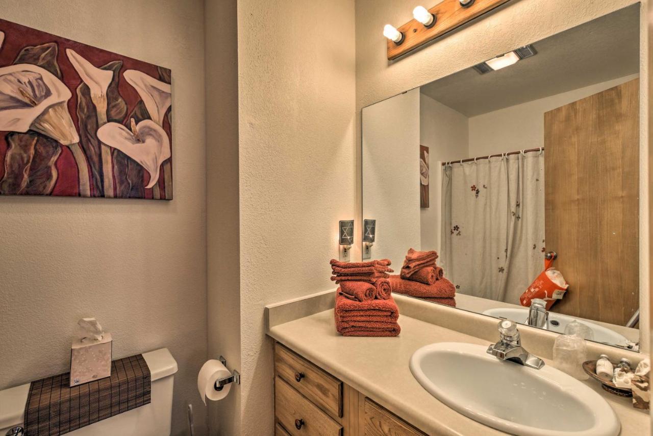 Downtown Red River Retreat With Mtn Views And Yard المظهر الخارجي الصورة