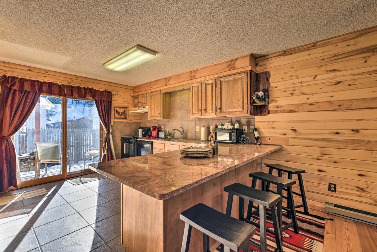 Downtown Red River Retreat With Mtn Views And Yard المظهر الخارجي الصورة