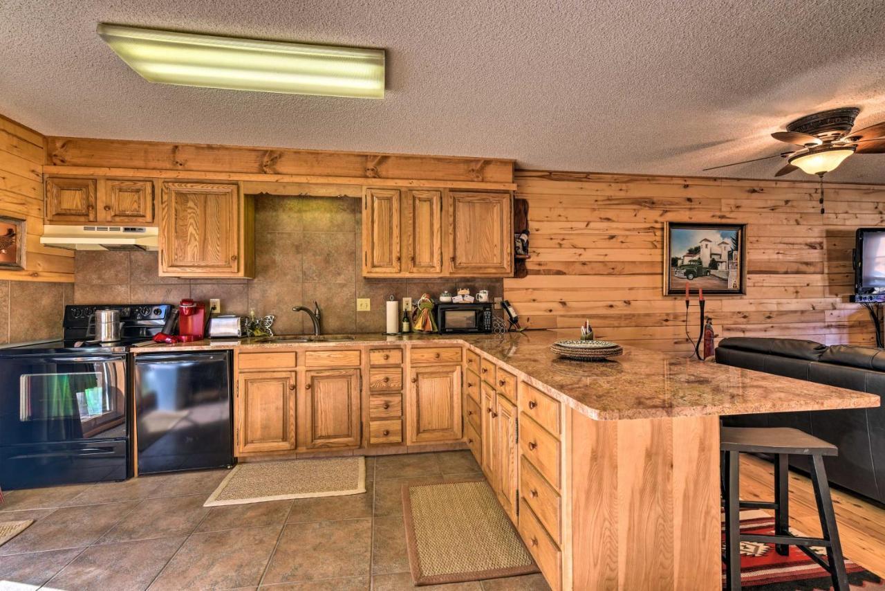 Downtown Red River Retreat With Mtn Views And Yard المظهر الخارجي الصورة